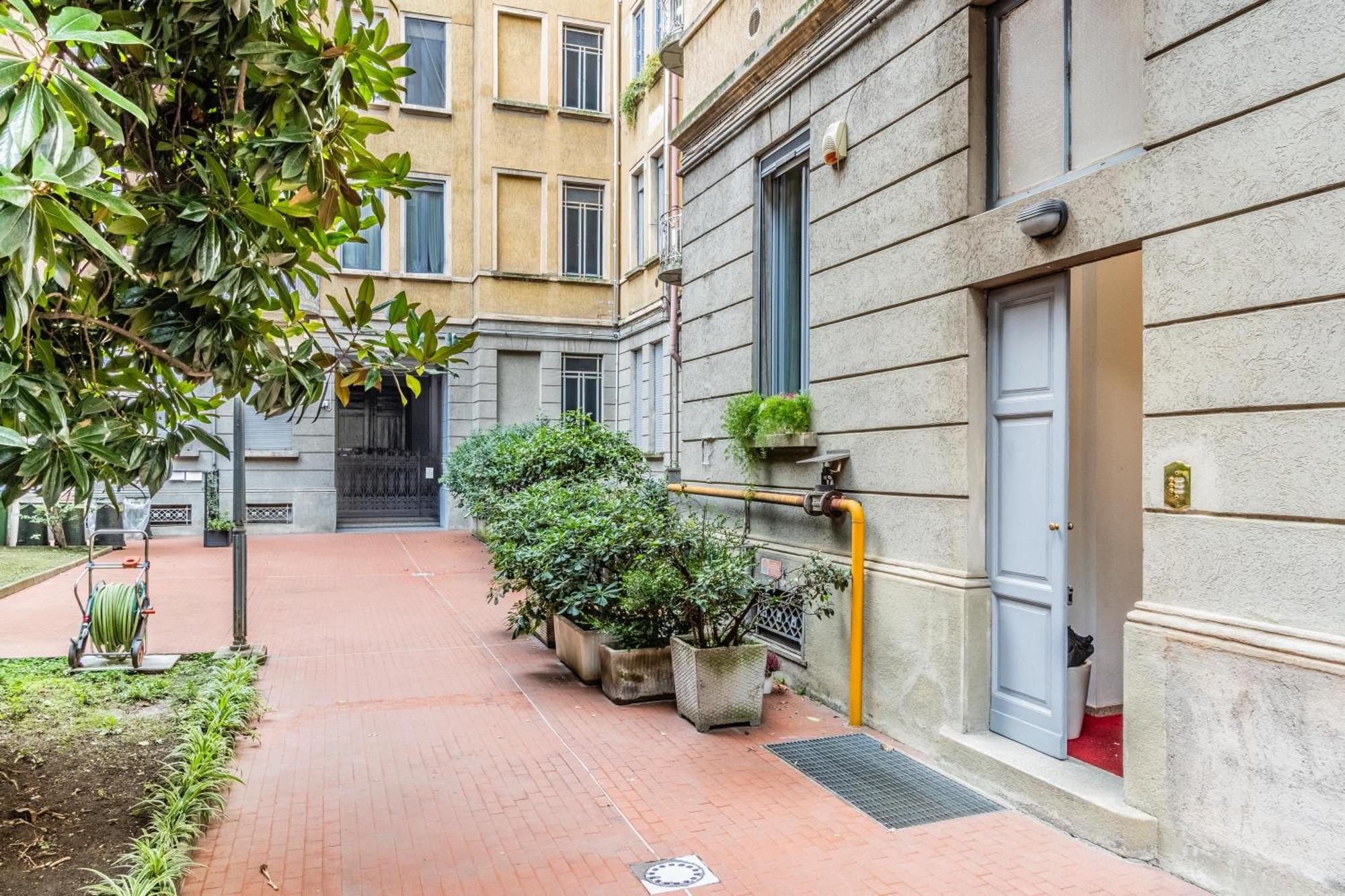 Goldoni House - Duomo 2 K M - Porta Venezia - Linate Apartment Milan Exterior photo
